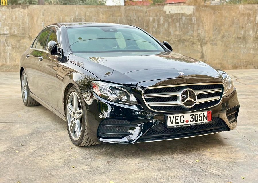 MERCEDES BENZ E 300 2017