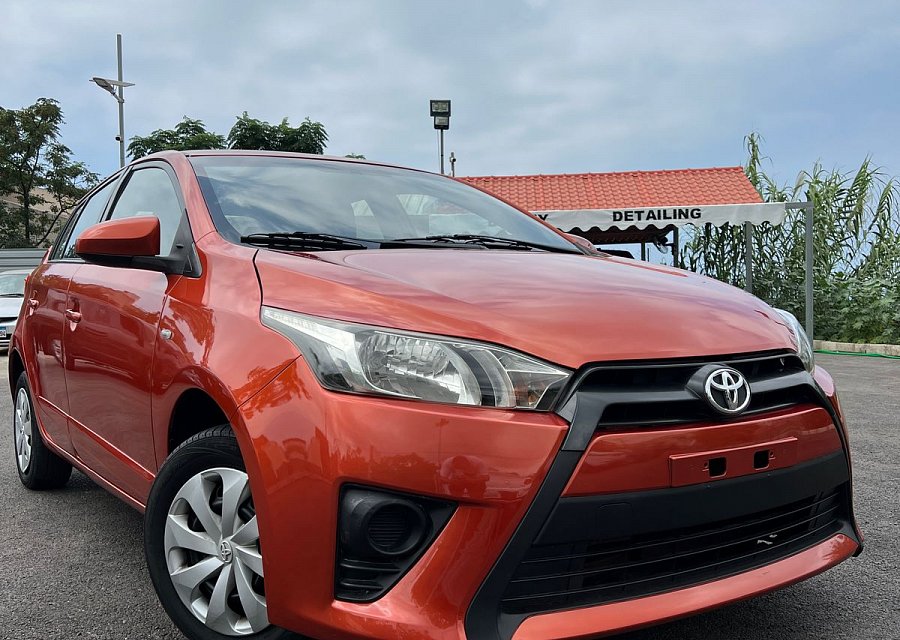TOYOTA YARIS 2015