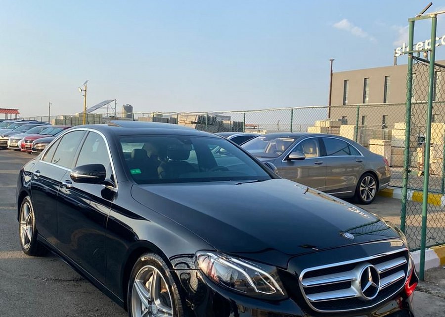MERCEDES-BENZ E 300 2017